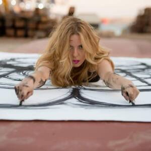 LIPS SHOUTING OUT LOUD